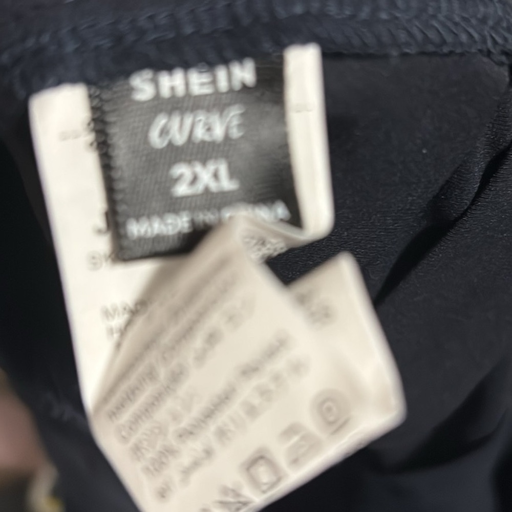 SHEIN Curve 2XL Black Apparel - Picture 3 of 3